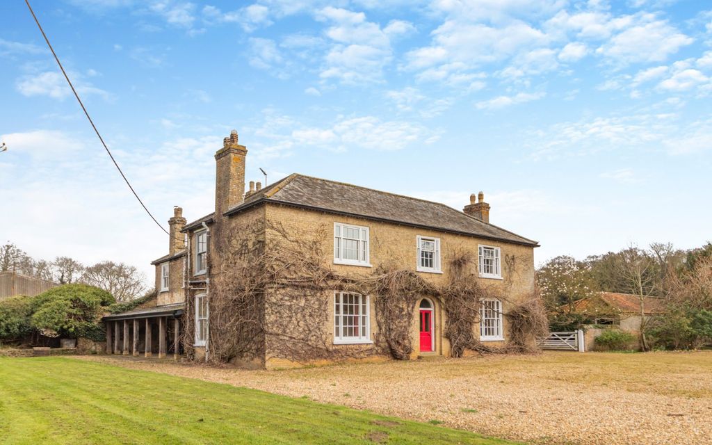 Property photo 1 of 15 St. Johns Farmhouse
