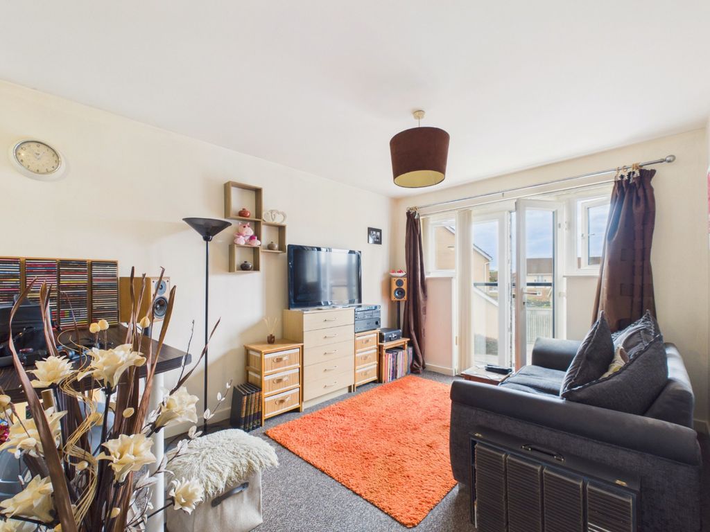 Property photo 2 of 9 5032674