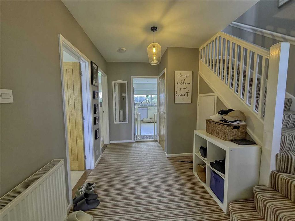 Additional image 5 of 4 bed detached house for saleThe Close, Frinton On Sea CO13