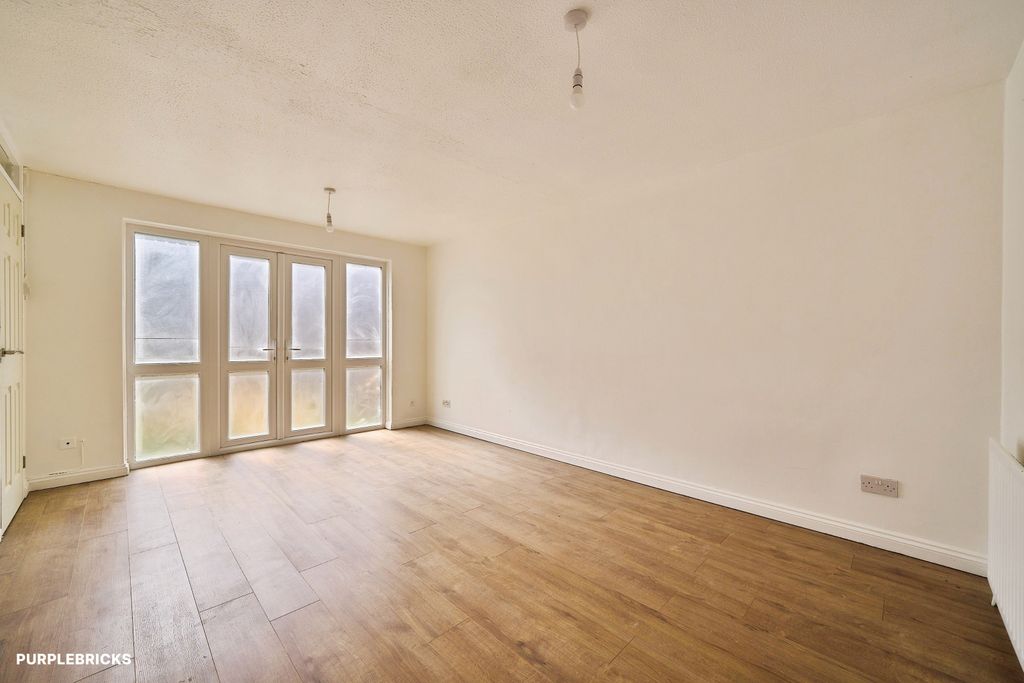 Property photo 3 of 31