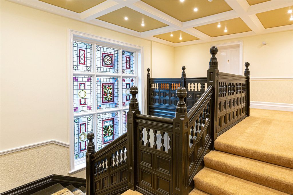 Property photo 2 of 13 Entrance