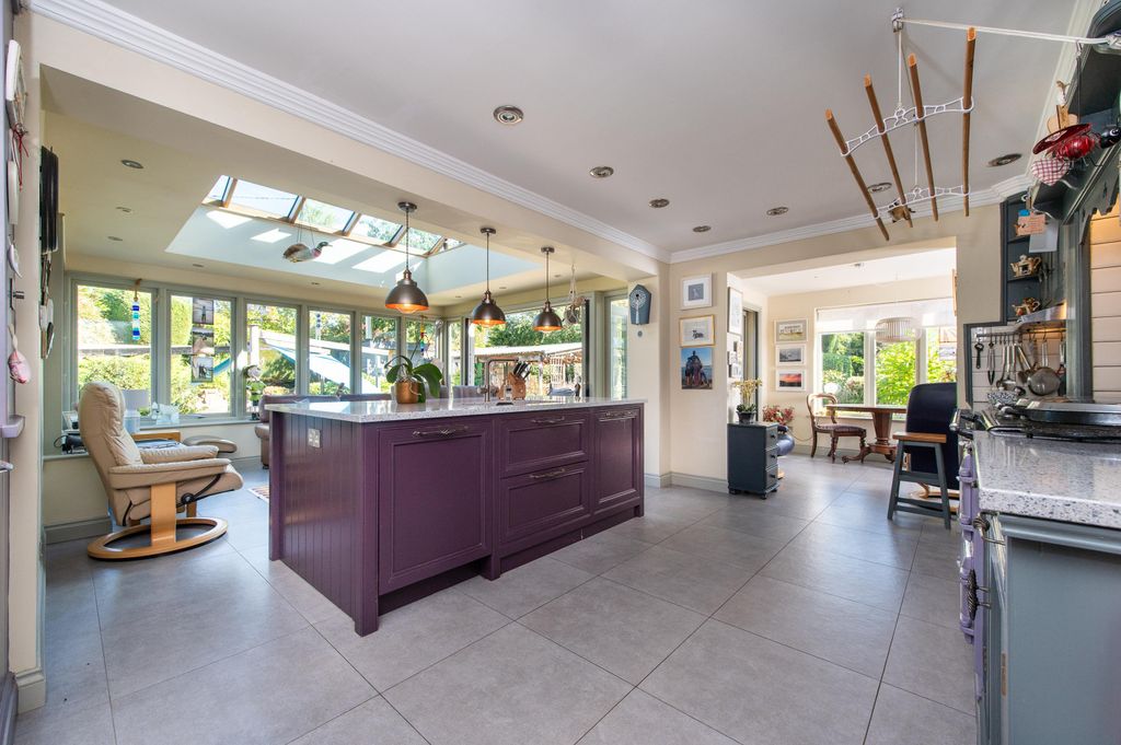 Property photo 2 of 43 Image