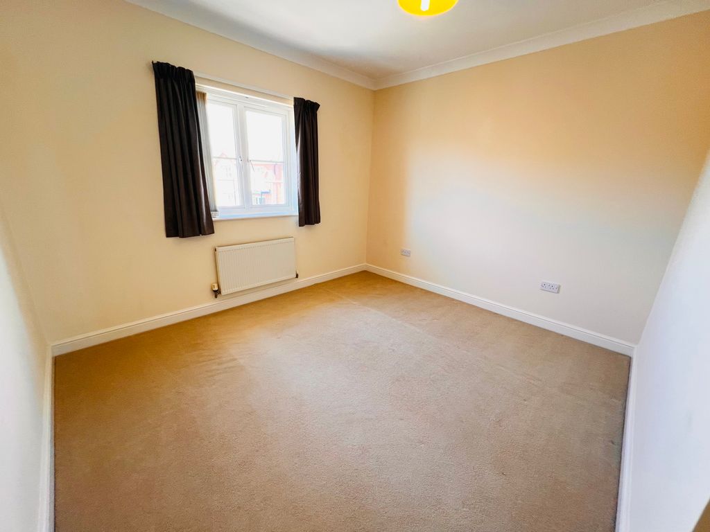 Property photo 3 of 14 Bedroom 2