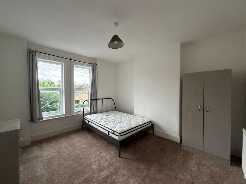 Property photo 1 of 2