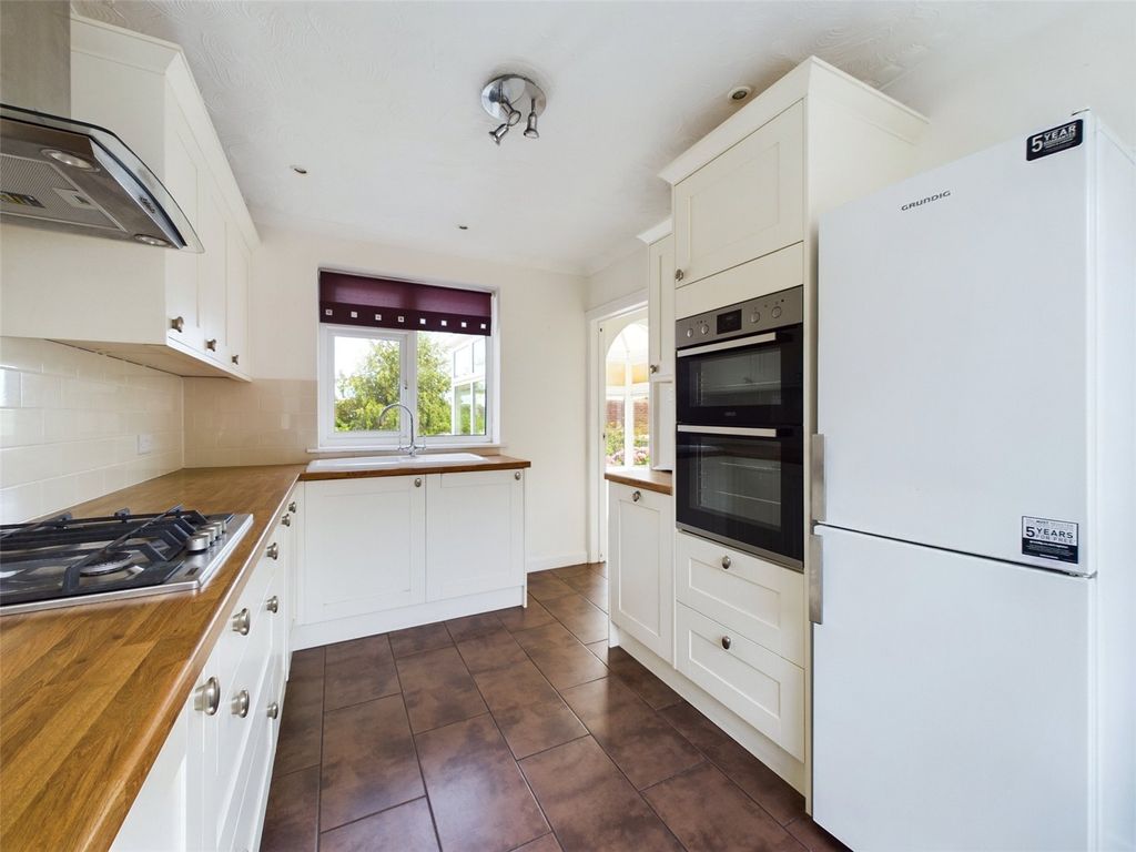 Property photo 2 of 20 Picture No. 12