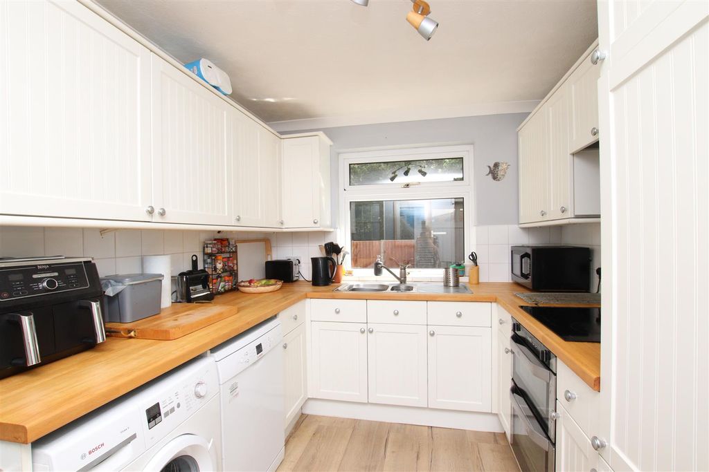 Property photo 3 of 13 Kitchen.Jpg
