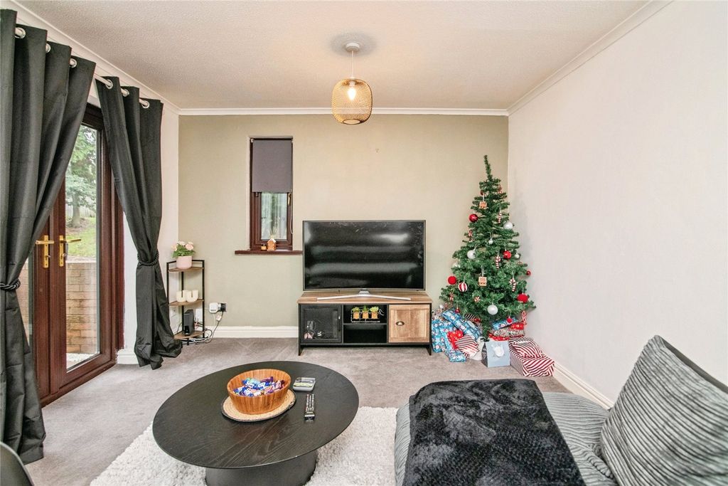 Property photo 2 of 15 Picture No. 02