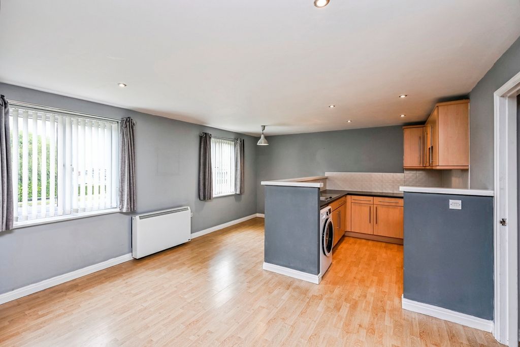 Property photo 2 of 17 Photo