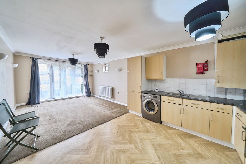 Property photo 2 of 14 Pbox-Img.Jpg