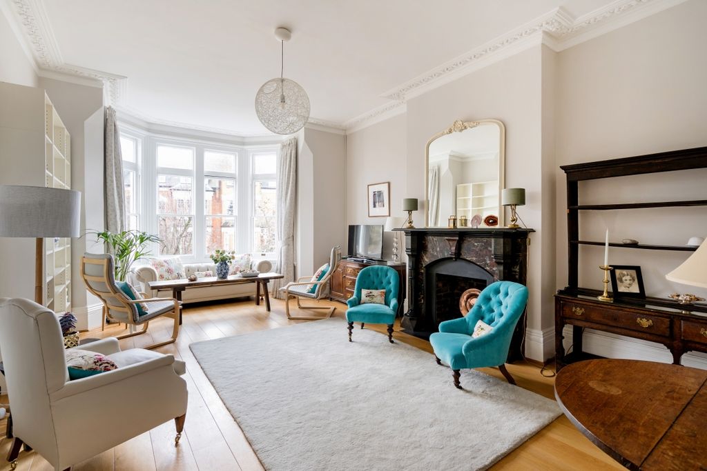 Property photo 1 of 11