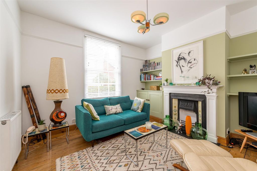 Property photo 1 of 17