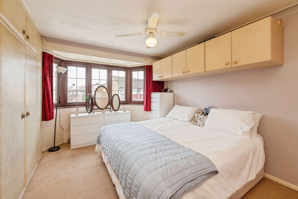 Property photo 3 of 28 Pbox-Img.Jpg
