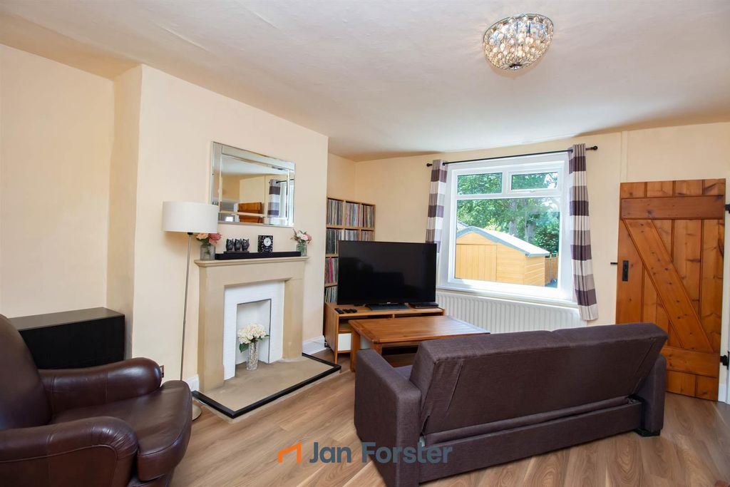 Property photo 2 of 11 Lounge