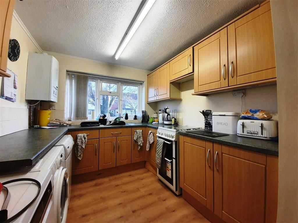 Property photo 2 of 12 Kitchen