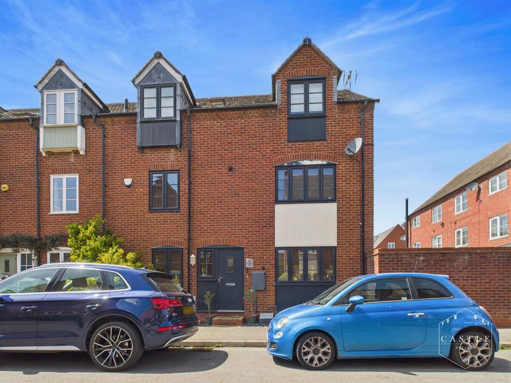 Property photo 1 of 13 Cam02833G0-Pr0568-Still015.Jpg