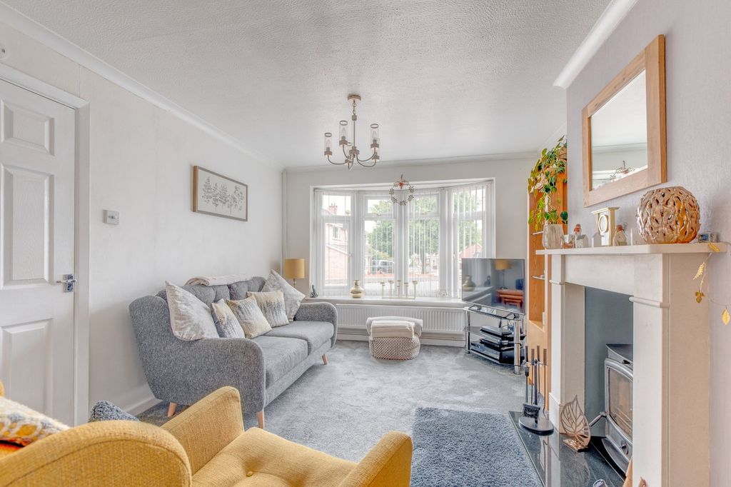 Property photo 2 of 18 Picture No. 14