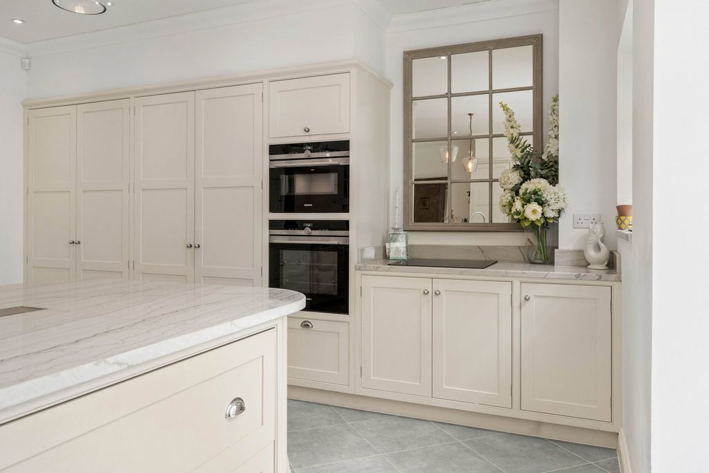 Additional image 27 of 6 bed detached house for saleGreenway, Hutton Mount, Brentwood CM13