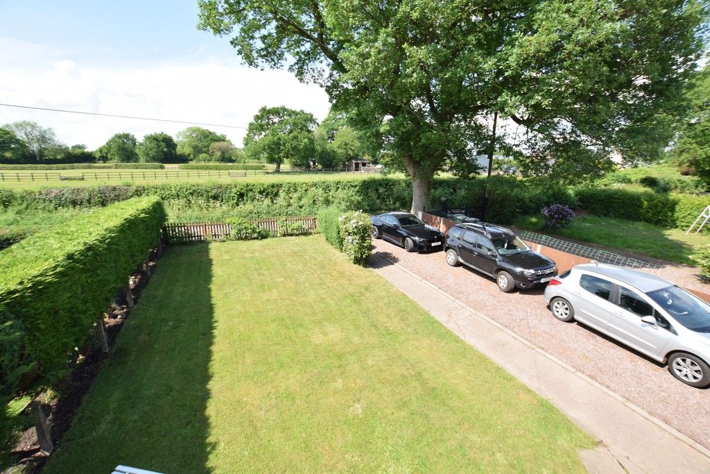 Property photo 2 of 22 Front Garden