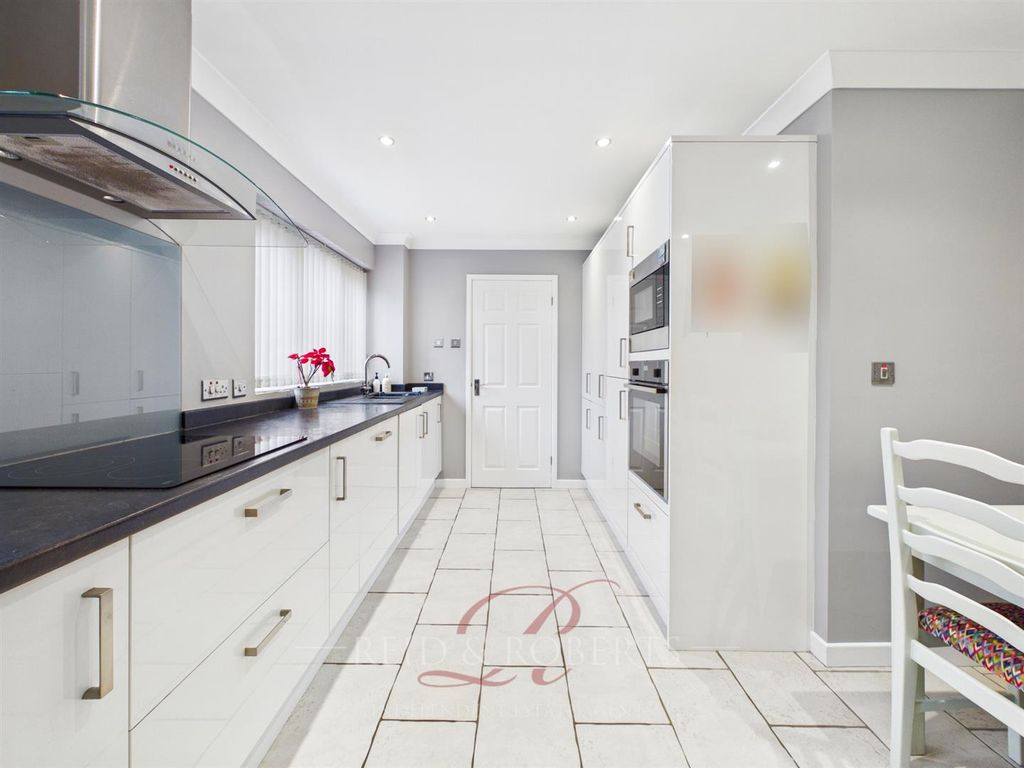 Property photo 3 of 37 7780Cbd7F280449c9B98B05Edd5A832E_100_Cam03999G0-Pr