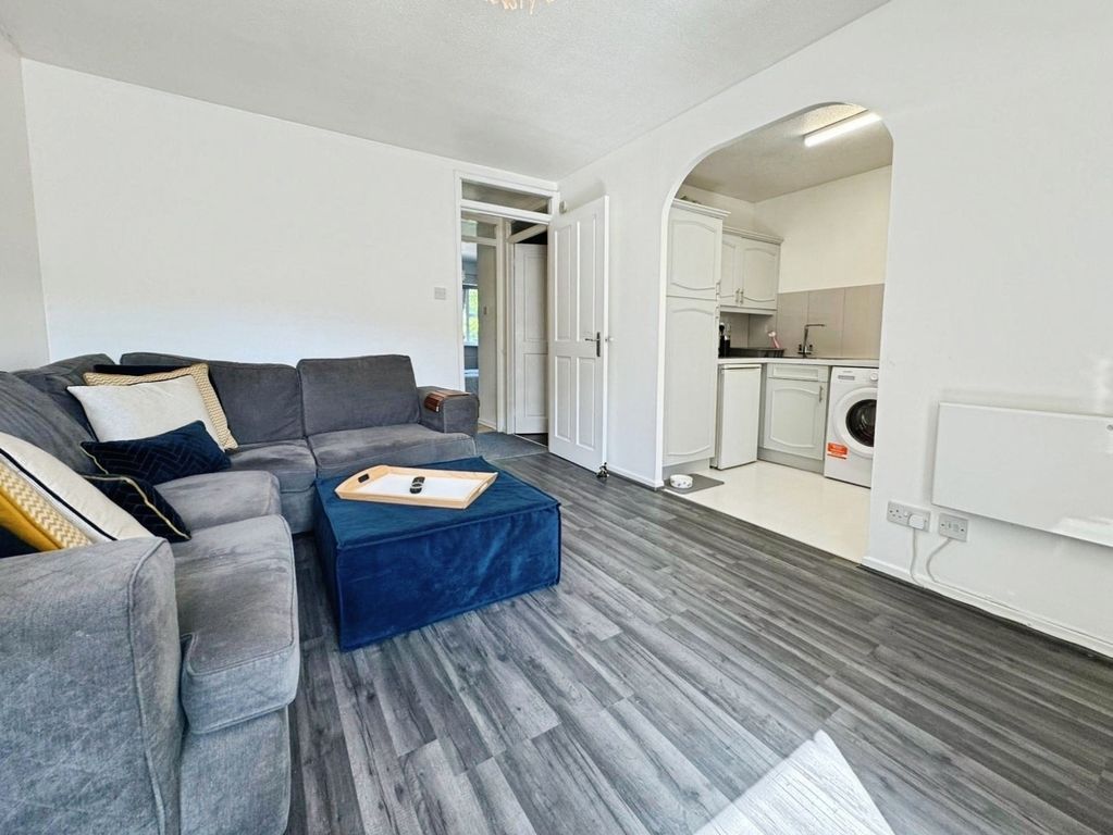 Property photo 3 of 13 Pbox-Img.Jpg