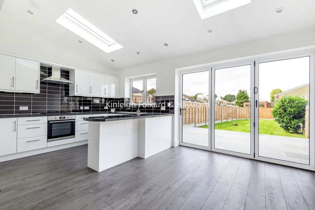 Property photo 1 of 14 Kitchen Reception