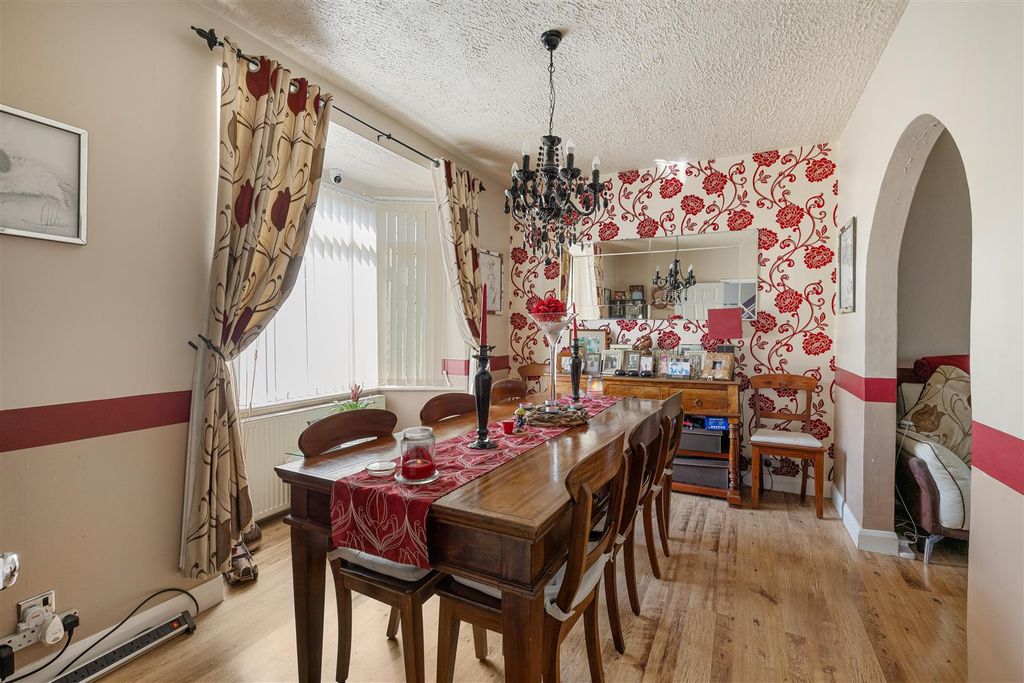Property photo 2 of 17 Dining Room