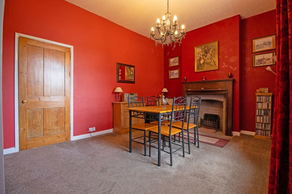 Property photo 2 of 21
