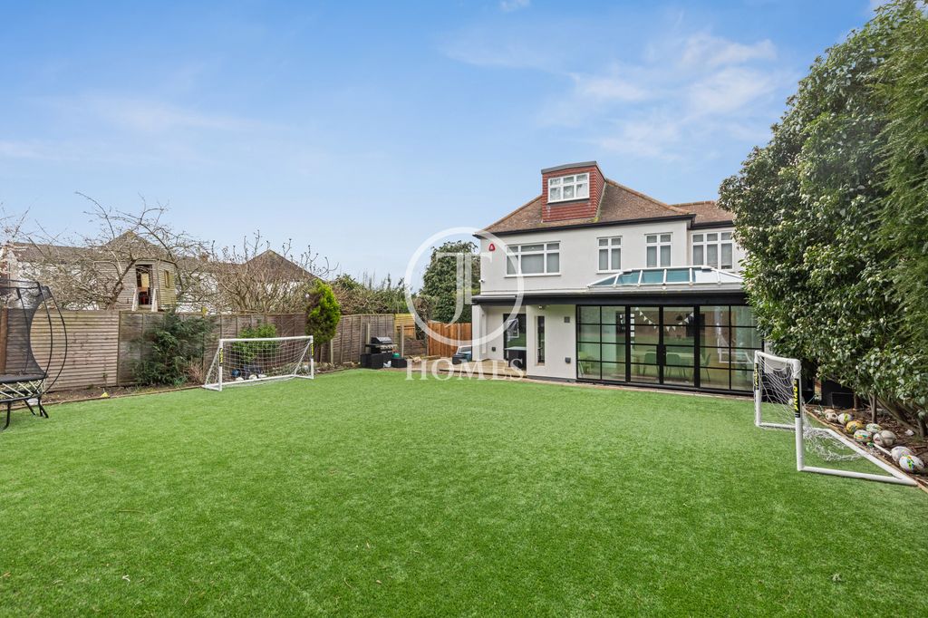Property photo 2 of 12