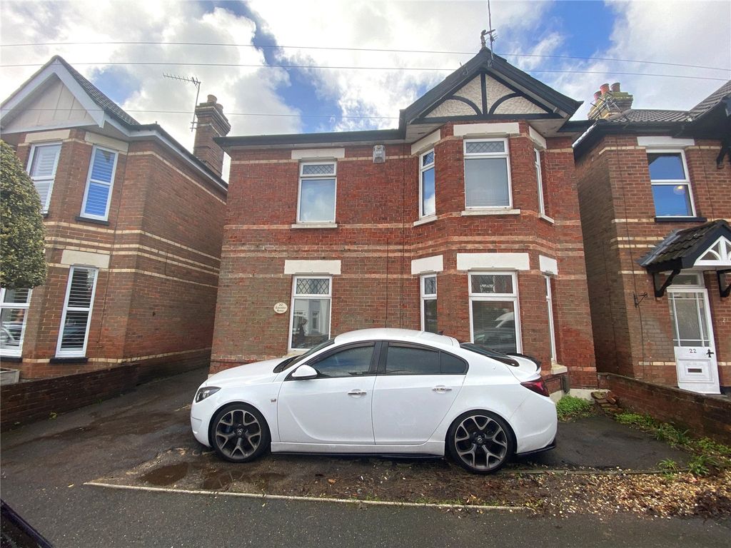 Property photo 1 of 34 Picture No. 10