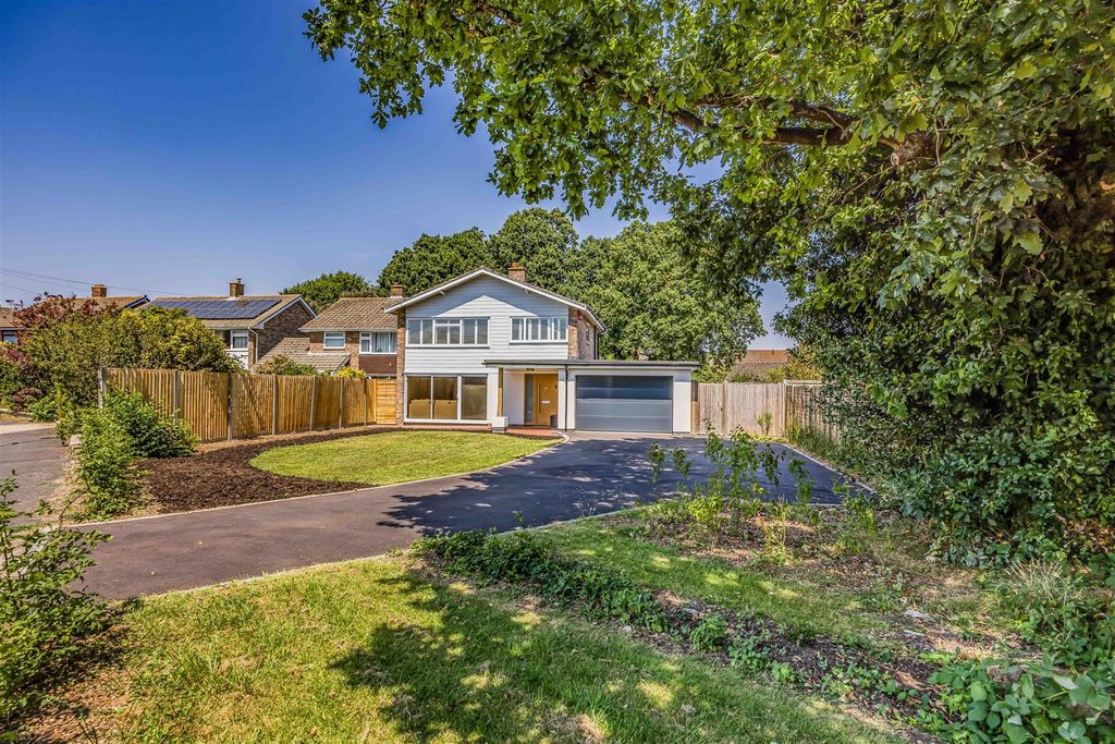 Property photo 1 of 24 Morshead Crescent, Fareham-Small-Porticomarketing-