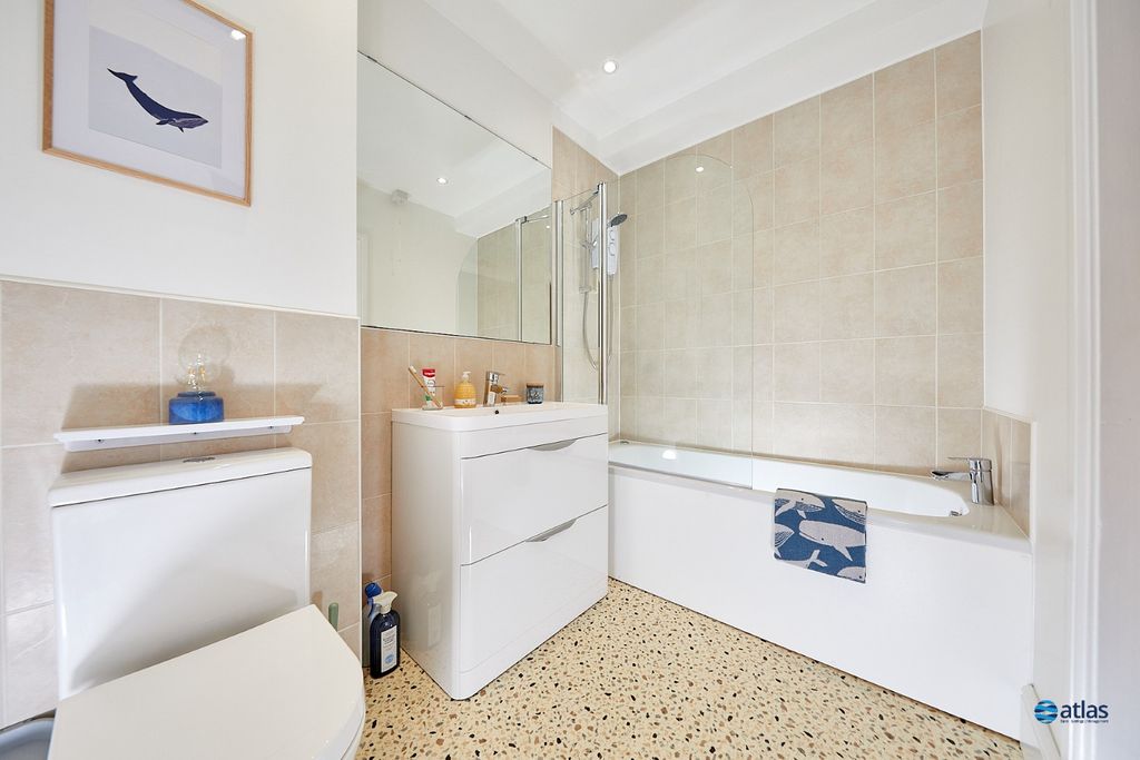 Property photo 3 of 16 Bathroom