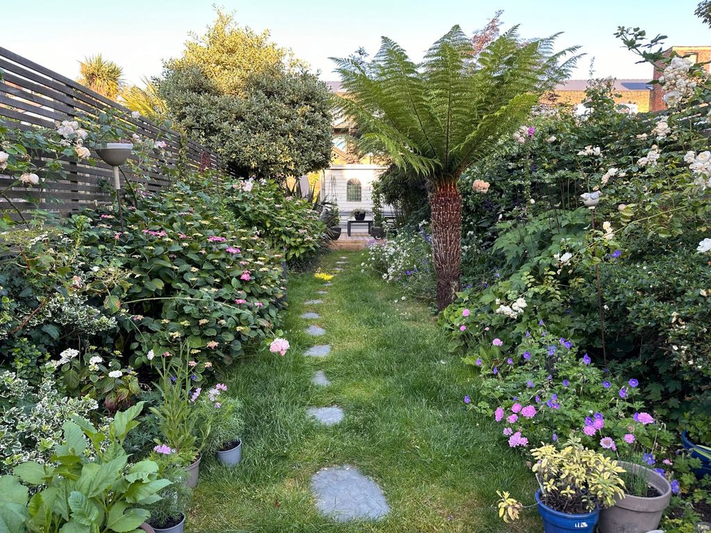 Property photo 3 of 30 Picture No. 06
