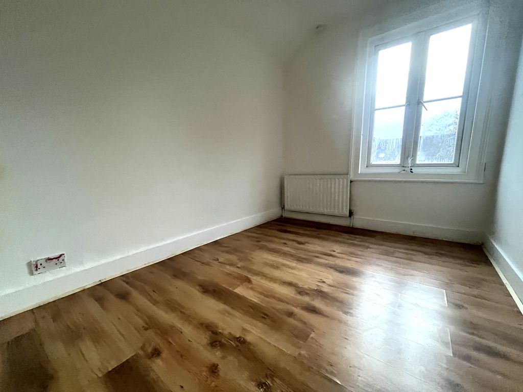 Property photo 3 of 6 Image