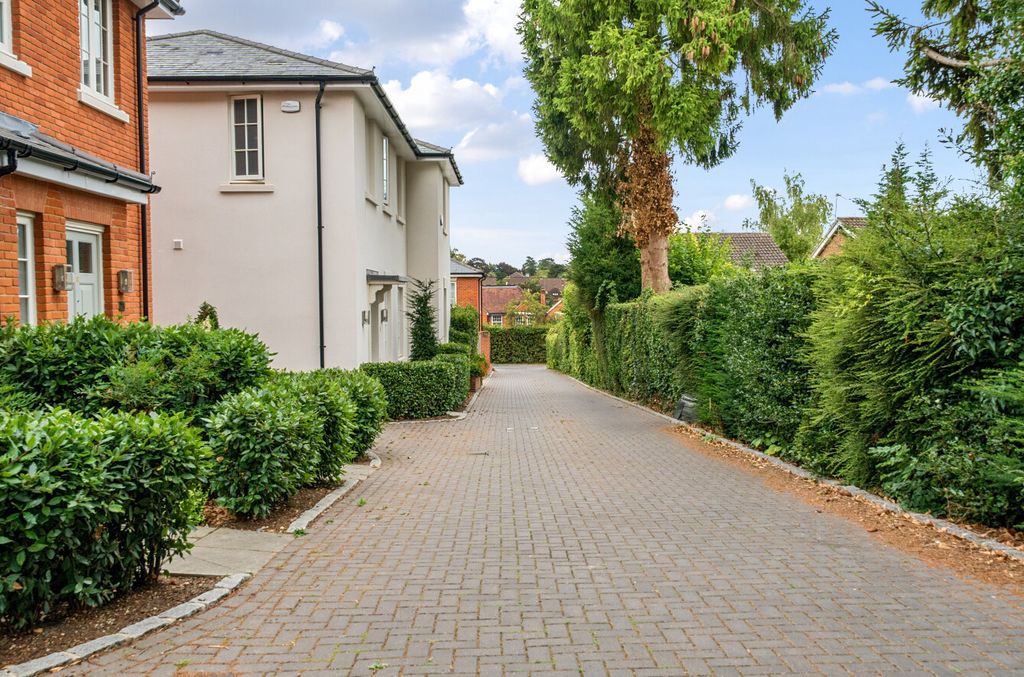 Property photo 3 of 16 1342486-7-68A3506...