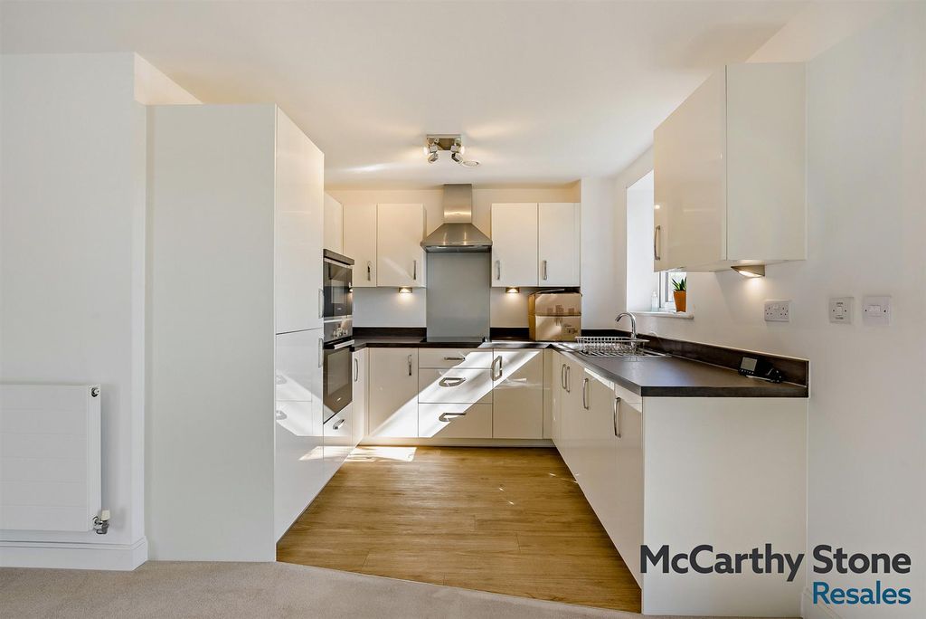 Property photo 1 of 10 8688932-Interior06-800.Jpg