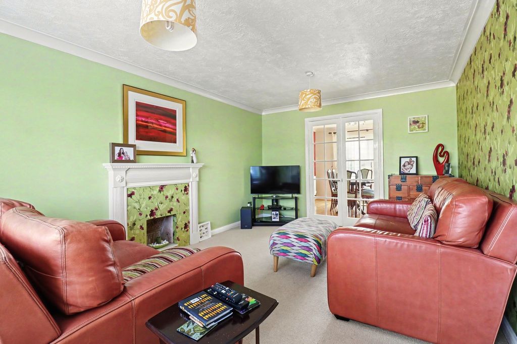 Property photo 3 of 19