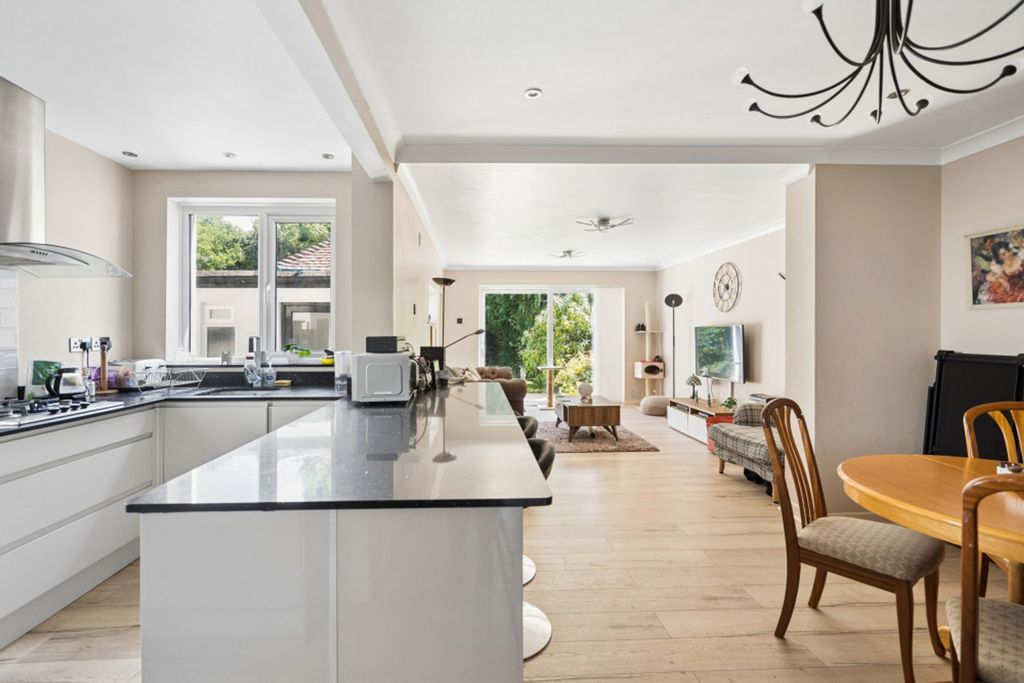Property photo 2 of 25 Dining Area