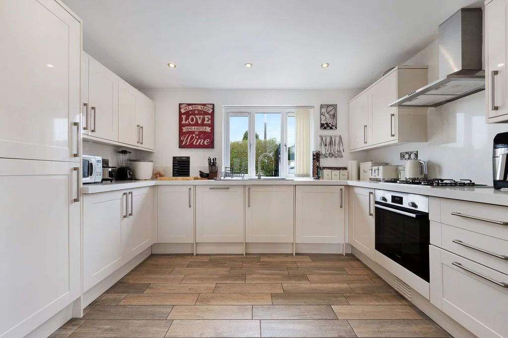 Property photo 3 of 37 Kitchen
