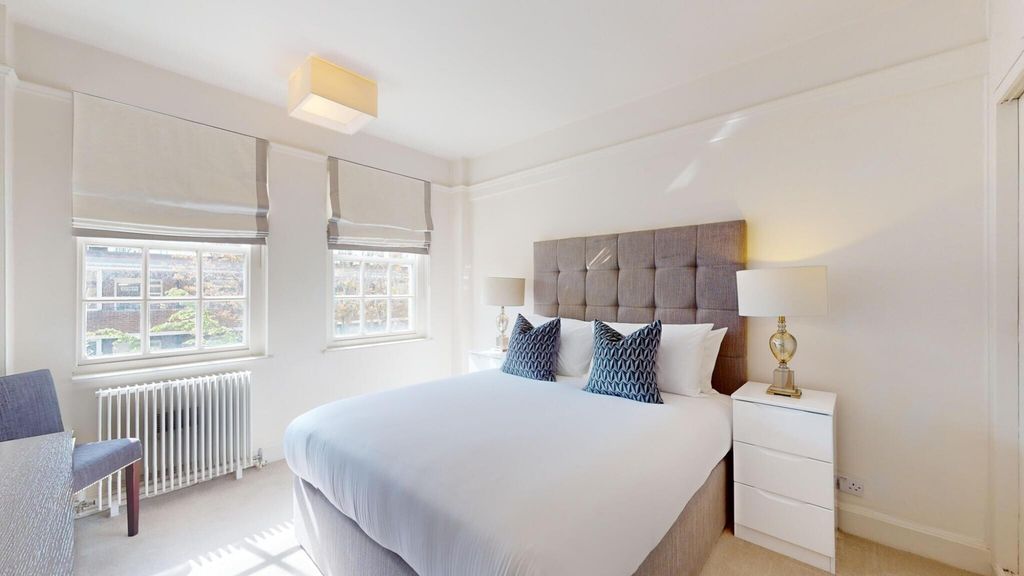 Property photo 2 of 23