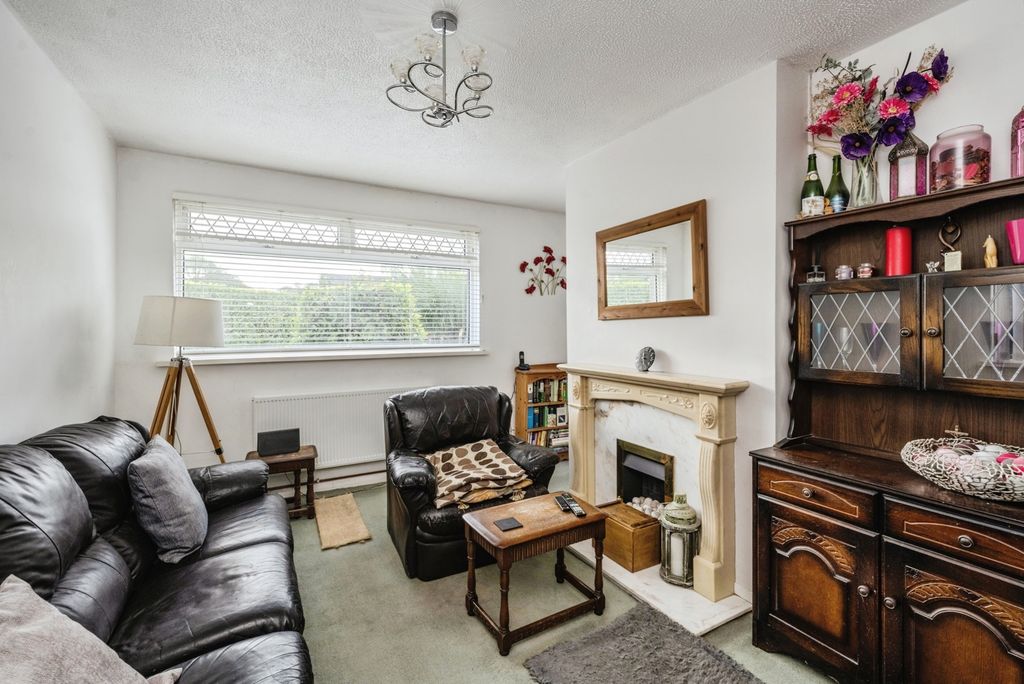 Property photo 2 of 17 Photo