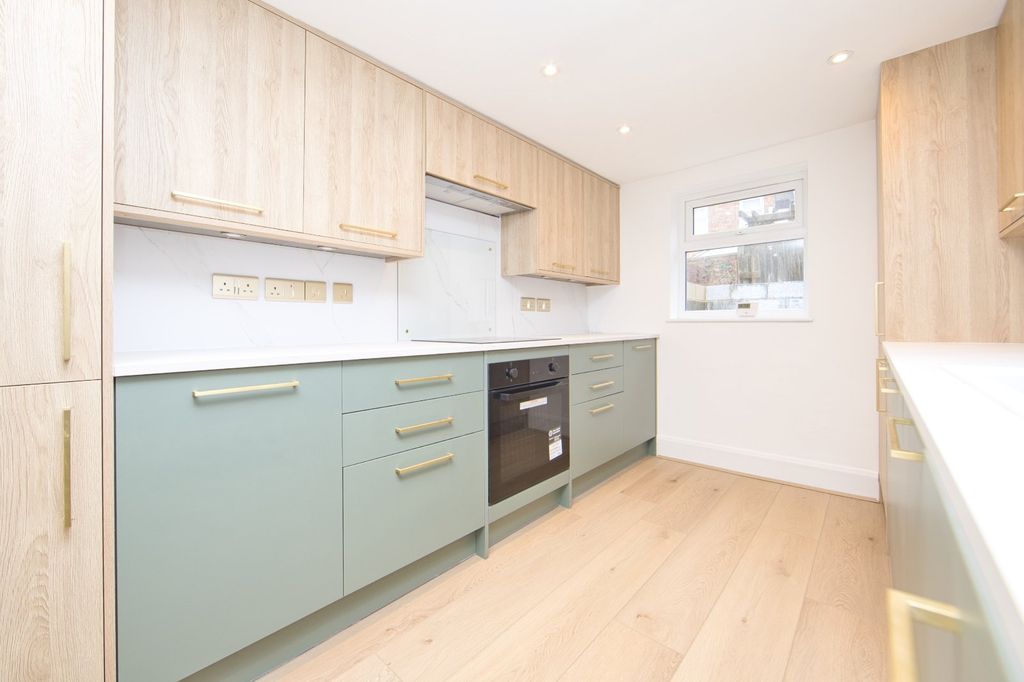 Property photo 3 of 14 Picture 3