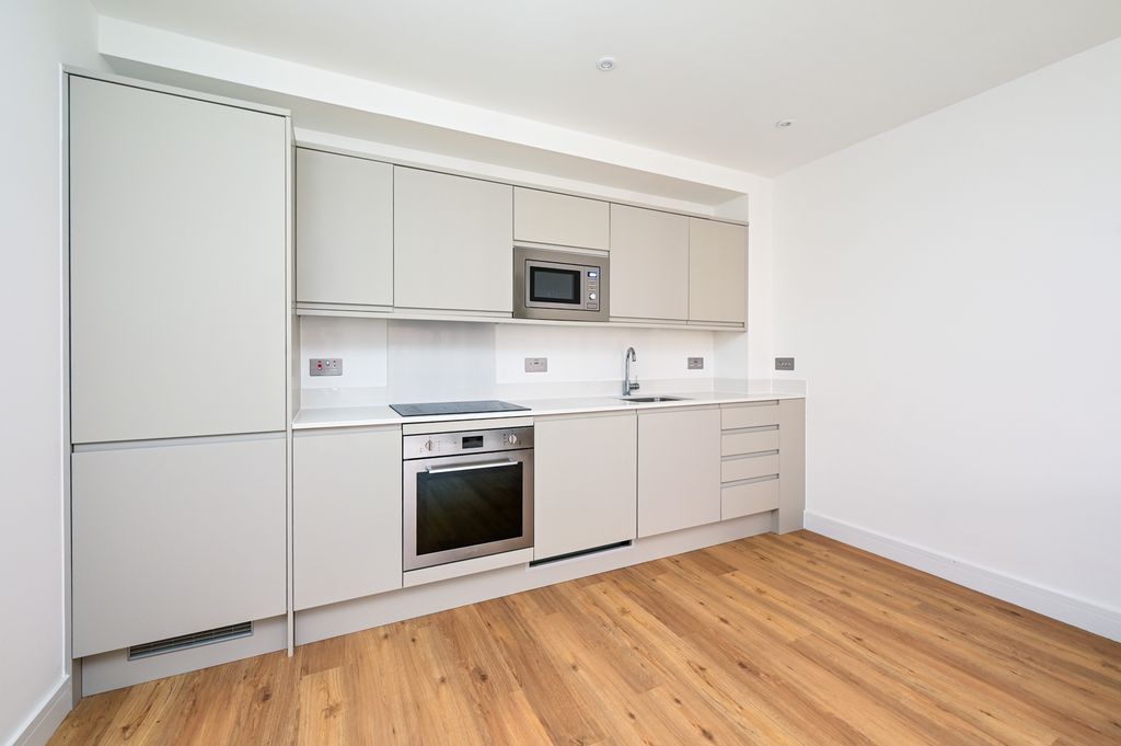 Property photo 1 of 8 Kitchen