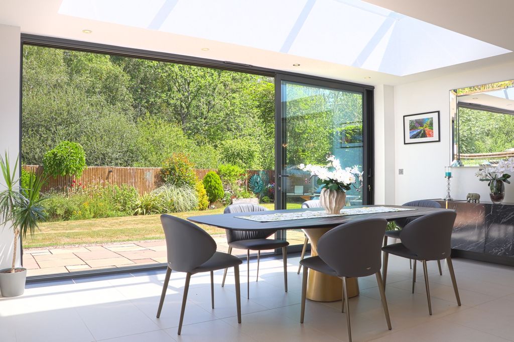 Property photo 3 of 16 Dining Area