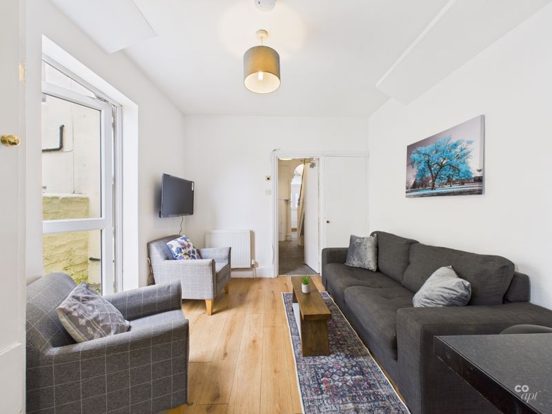 Property photo 3 of 11 Photo 19