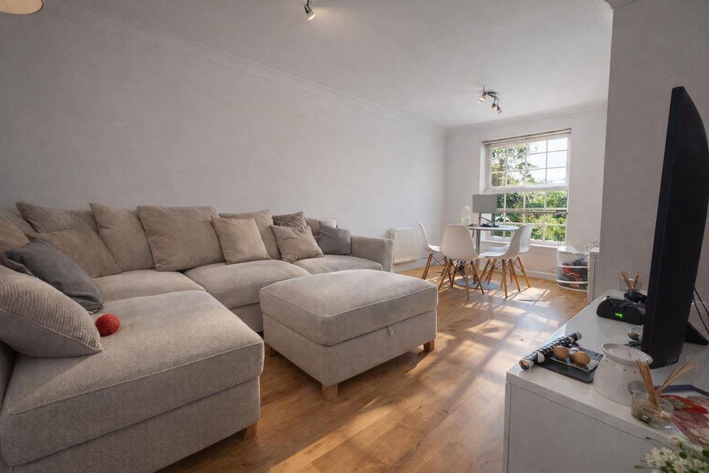 Property photo 2 of 9 Living Room