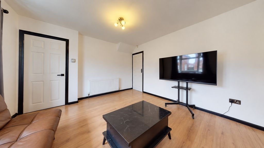 Property photo 2 of 15 5548524
