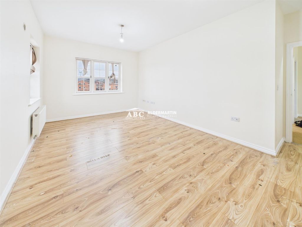 Property photo 3 of 8 Cam03827G0-Pr0122-Still003.Jpg