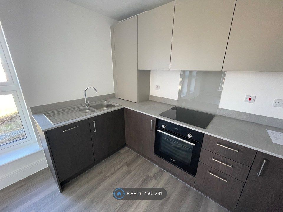 Property photo 2 of 10 Kitchen