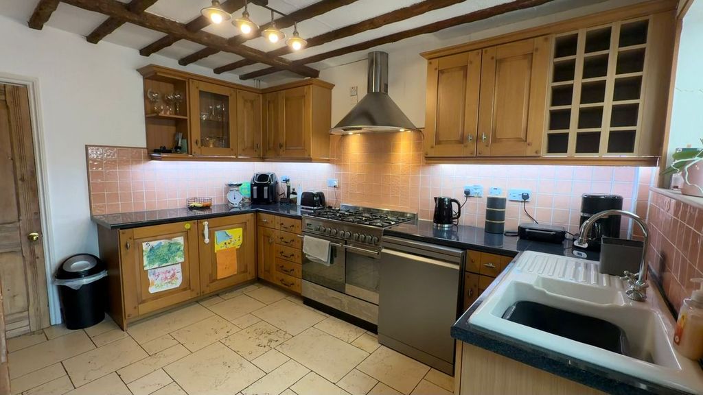 Property photo 3 of 18