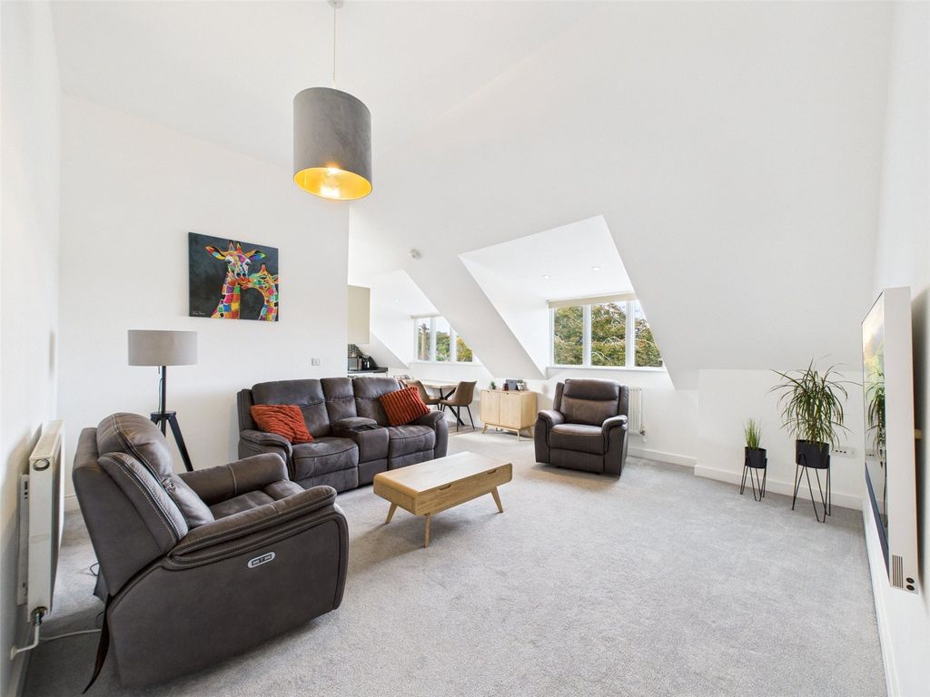 Property photo 2 of 14 Picture No. 10